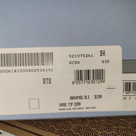 Prada slides - Picture 2 of 3